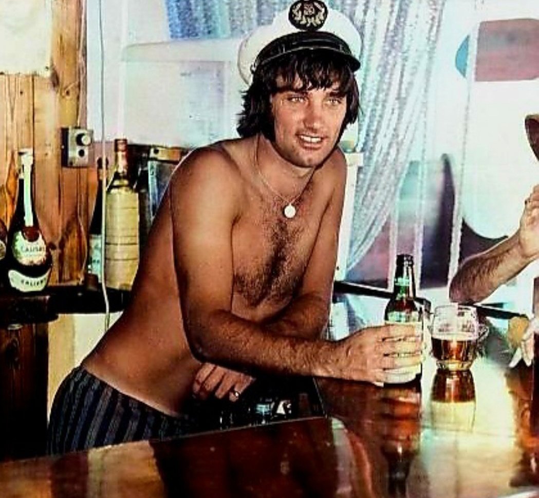 George Best: The Beautiful Boy Who Lost to the Night 6 George Best Alcohol Party