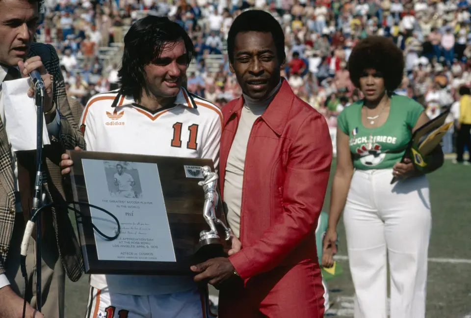George Best: The Beautiful Boy Who Lost to the Night 9 George Best with Pele